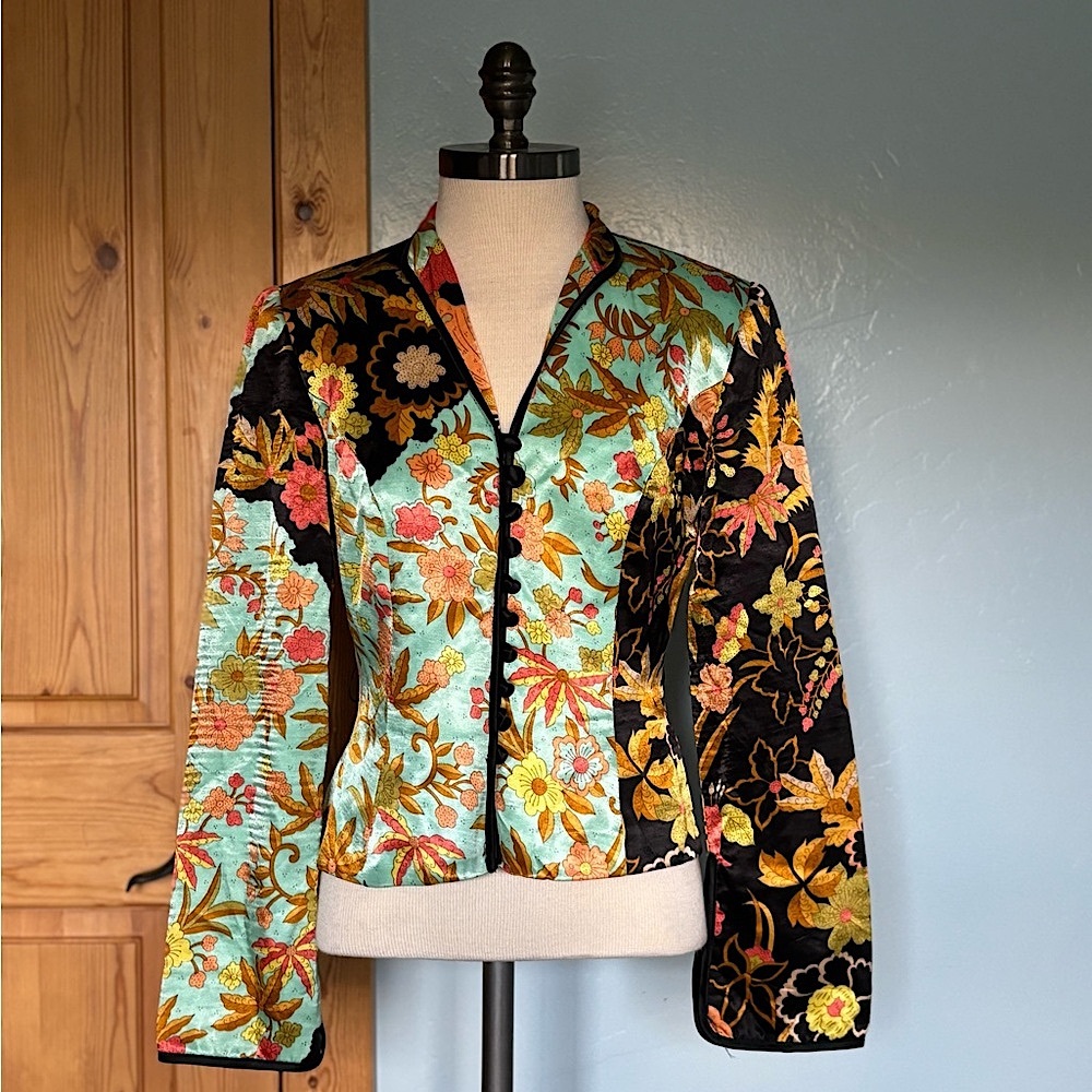AMAZING Silky Floral Women's Jacket